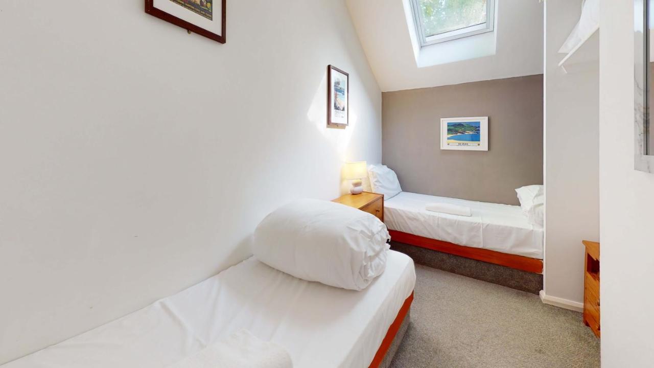 Villa 24 Strawberry Hill, Tolroy Manor Hayle Exterior foto